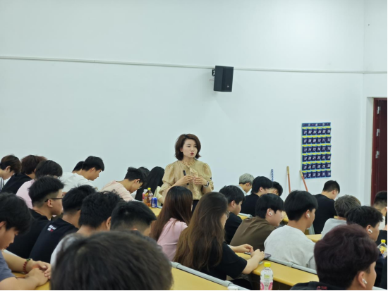 规划职业蓝图 助力逐梦前行 ——机电工程学院开展职业生涯规划专题讲座