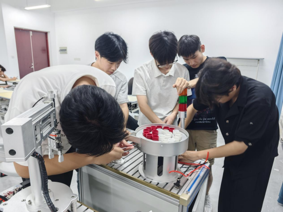 机电工程学院开展机电一体化综合实训