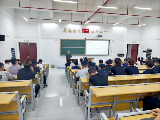 明晰专业方向 启航大学新程 机电工程学院开展2026级新生专业教育